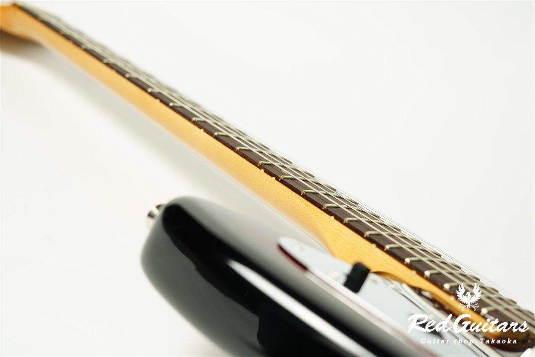  Vintera III Mid 60s Jaguar - 3-Color Sunburst
